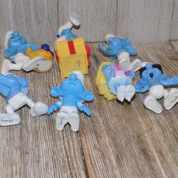 SMURF PLASTIC FIGURES TOYS CAKE TOPPER - Picture 9 of 10